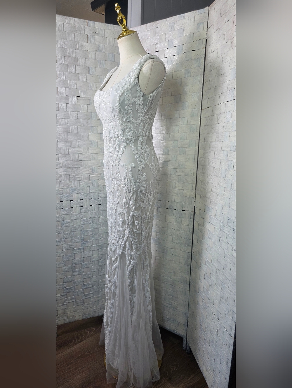 Elegant White Beaded Sleeveless Evening Gown - Picture 7 of 9